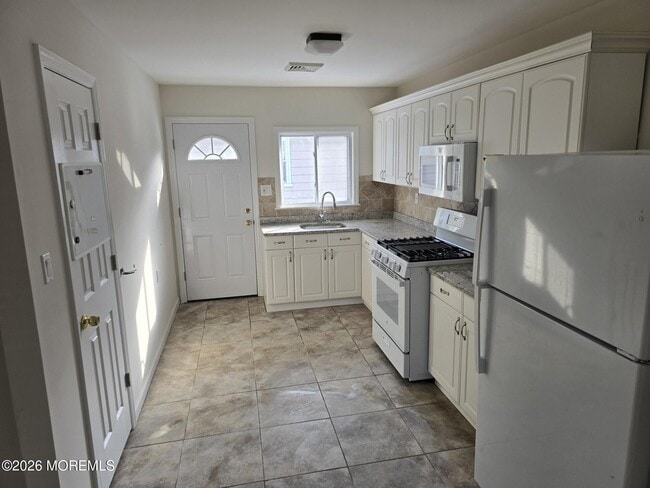 Building Photo - 420 St Thomas Dr