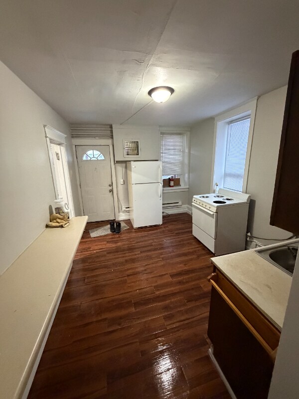 Foto del edificio - 114 E 3rd St