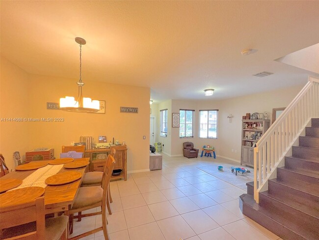 Foto del edificio - 9035 SW 17th Ct