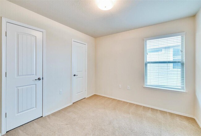 Foto del edificio - 4220 Creede Dr