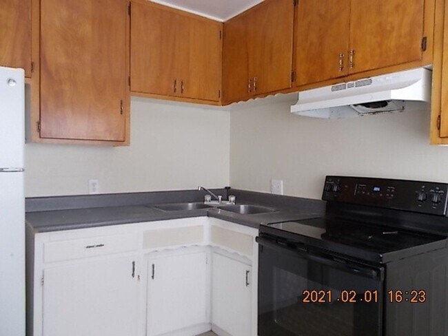 Building Photo - 503 30th