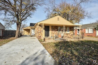 Building Photo - 511 E Indian Dr