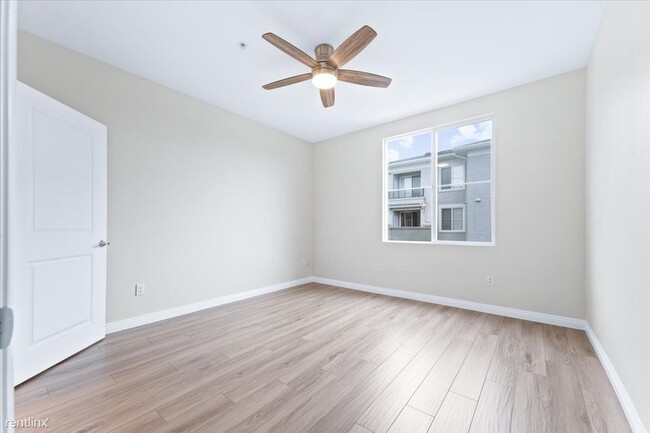 Foto del edificio - 2 br, 2 bath Condo - 1801 E Katella Avenue...