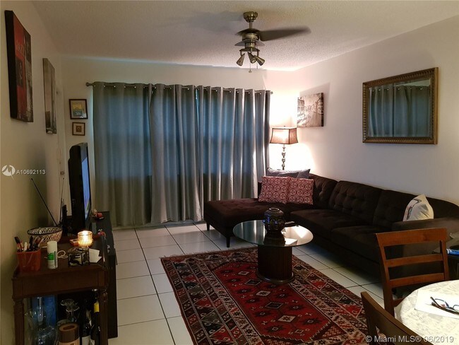 Building Photo - 5161 W Oakland Park Blvd