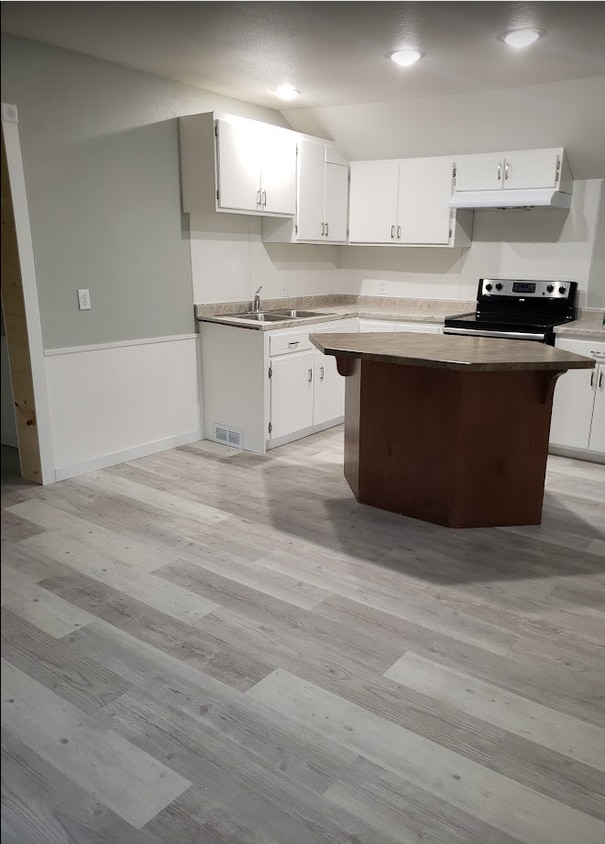 Foto principal - 810 2nd Ave N