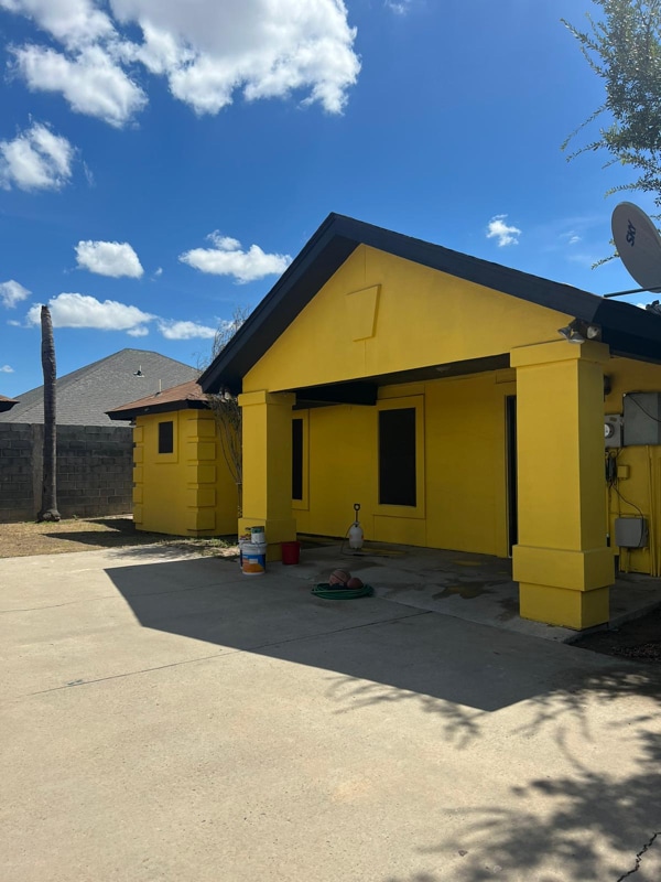 Building Photo - 409 Gaucho Ln