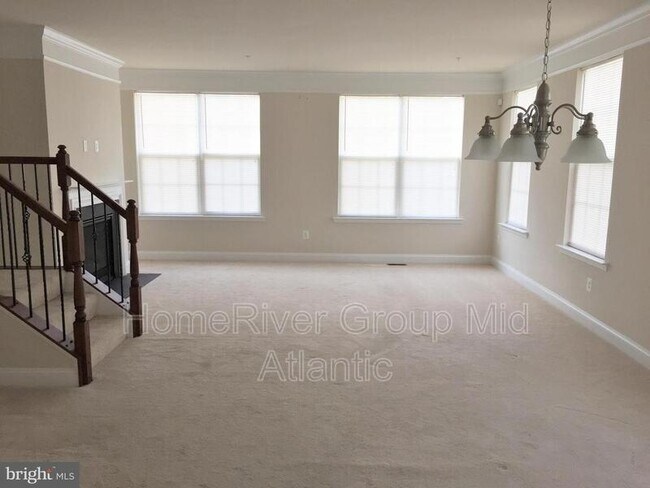 Foto del edificio - 146 Linden Pl