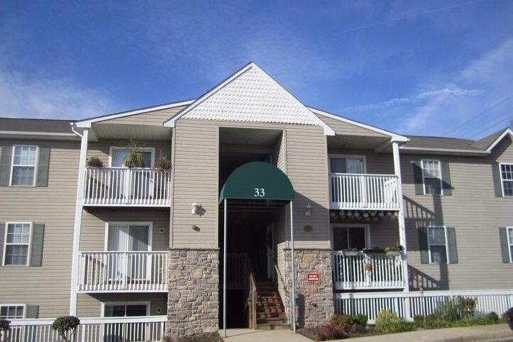 Primary Photo - 33 Fern Oak Circle Apt 100