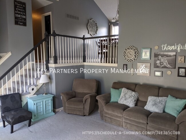 Building Photo - 949 Oak Crest Dr