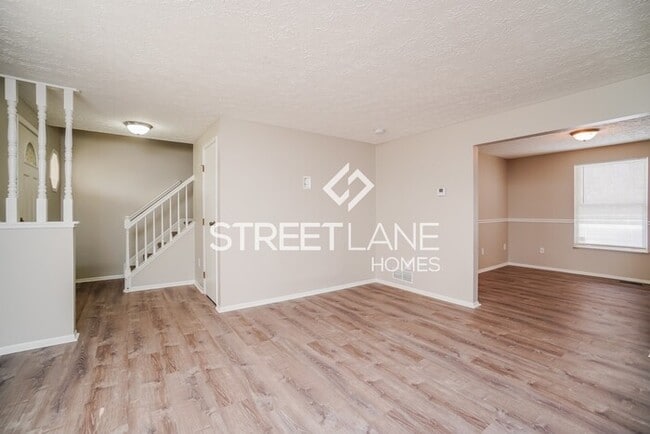 Building Photo - REDUCED! - $500 off first month’s rent if ...