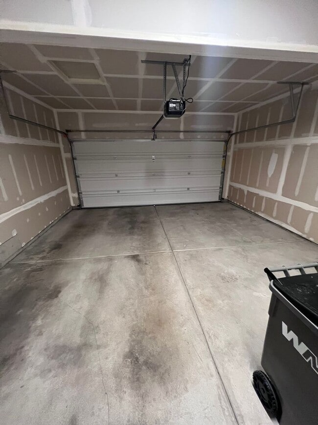 Building Photo - Bremerton Townhouse in Illahee Springs for...