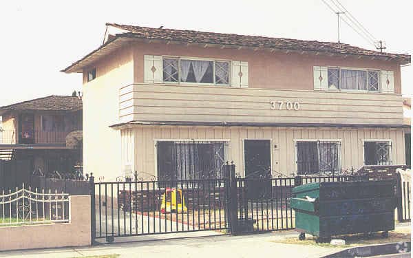 Primary Photo - 3700 Olive St