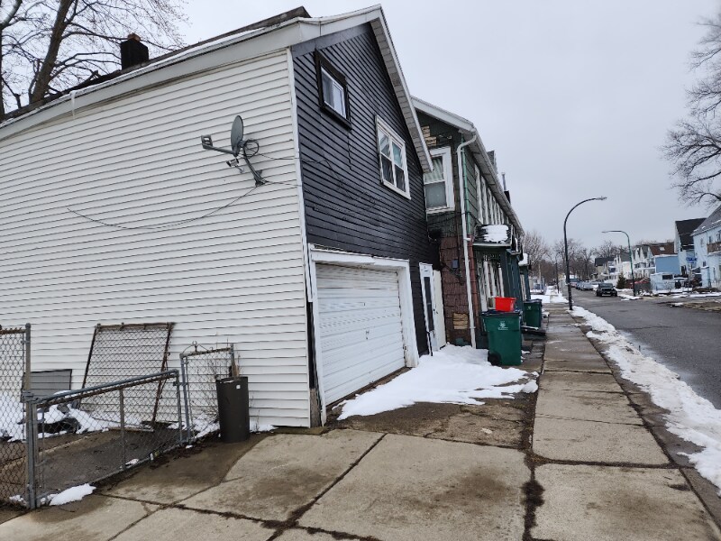 Primary Photo - 124 10th St