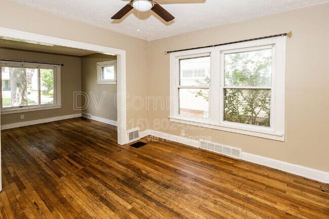 Foto del edificio - 3849 W 135th St