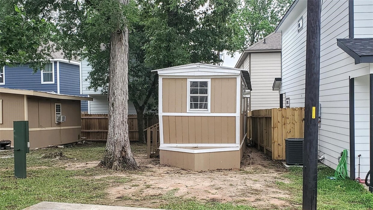 Foto principal - 16705 Meadowcroft St