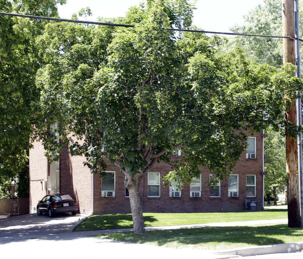 Building Photo - Ivy House Apartments