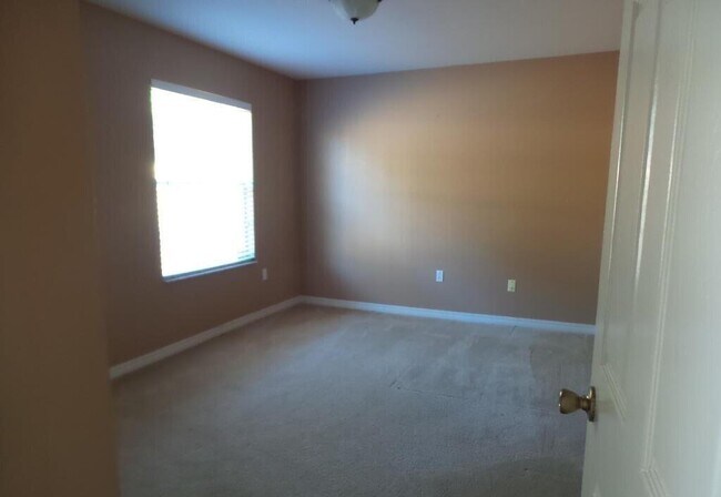 Foto del edificio - 305 Seclusion Blvd