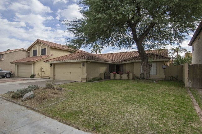 Building Photo - 4205 E Tanglewood Dr