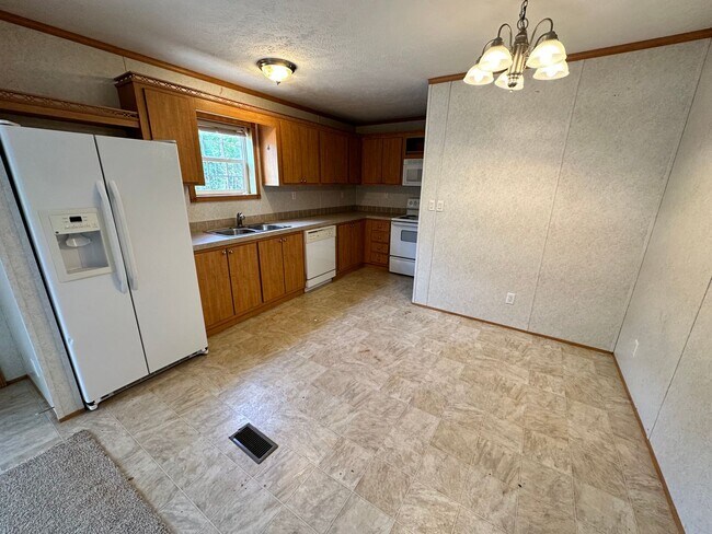 Foto del edificio - Affordable 3-Bedroom with Master Suite and...
