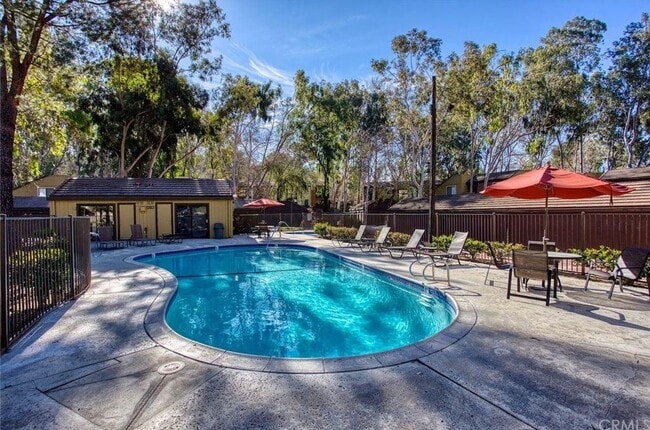 Building Photo - 600 Central Ave