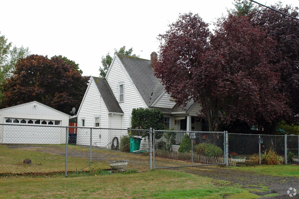 Primary Photo - 4336 NE Sumner St