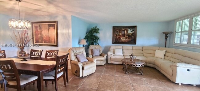 Foto del edificio - 3300 W Rolling Hills Cir