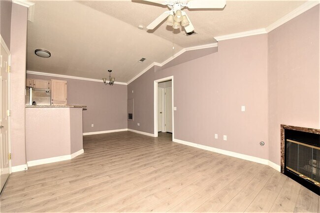 Foto del edificio - Stunning 1 Bed 1 Bath Condo On 2nd Floor at Opulence!