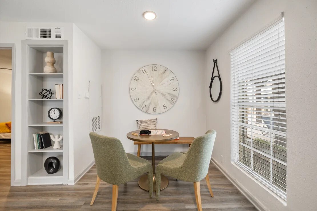 Foto principal - 2800 Ashford Trail Dr