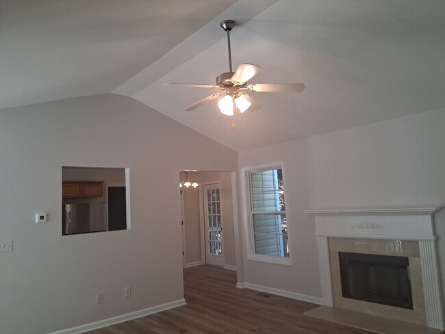 Foto del edificio - 8083 Colton Creek Way