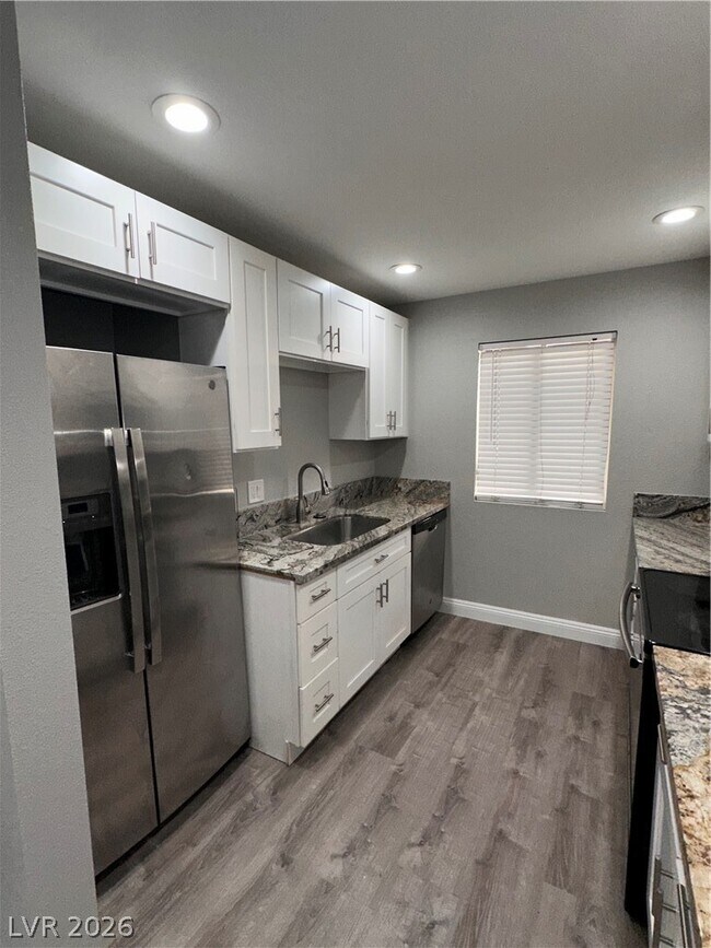 Foto del edificio - 4310 Sandy River Dr