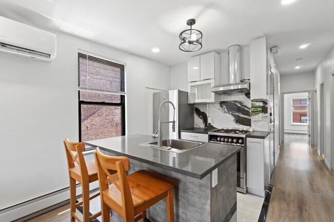 Foto del edificio - 232 1st St