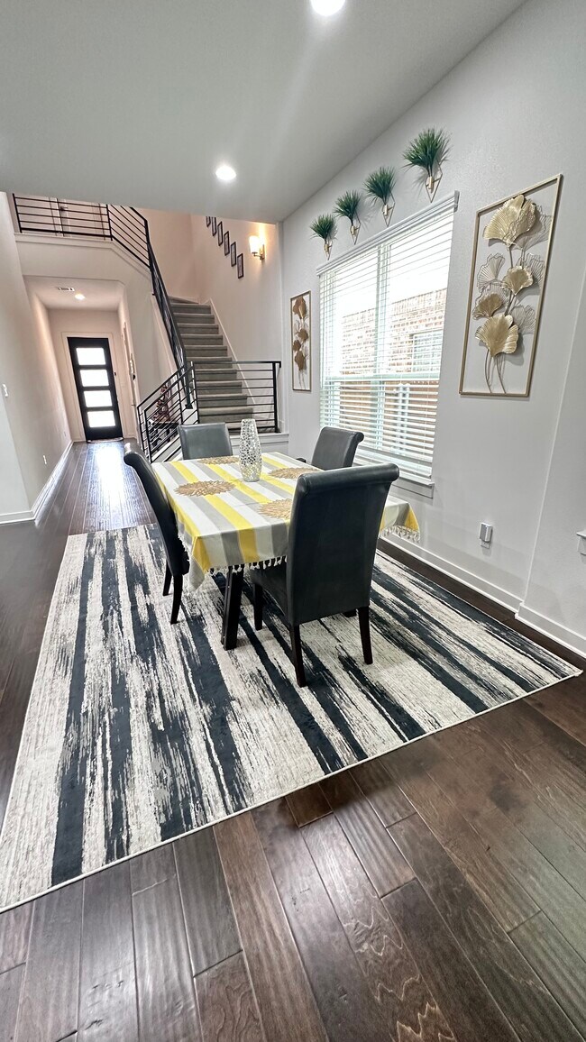 Foto del edificio - 1336 Westborough Ln