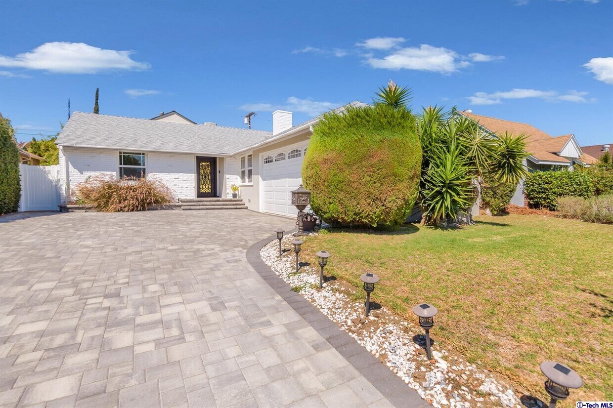 Foto principal - 7317 Katherine Ave