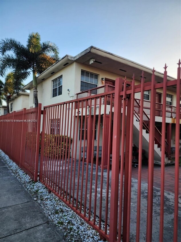 Foto principal - 14240 NW 22nd Ave