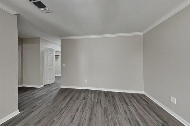 Foto del edificio - 10011 Storm Meadow Dr