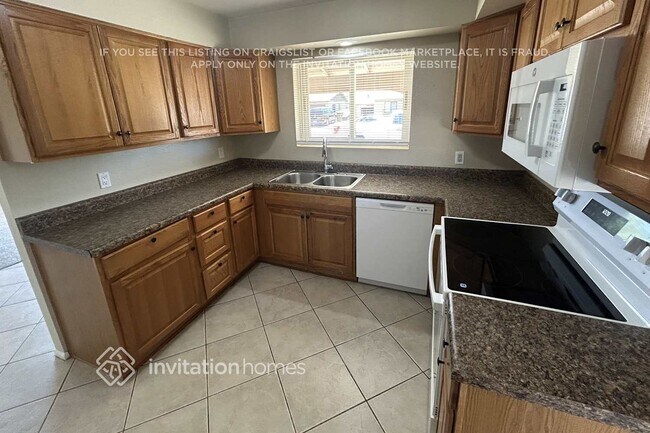 Foto del edificio - 7132 W Beryl Ave