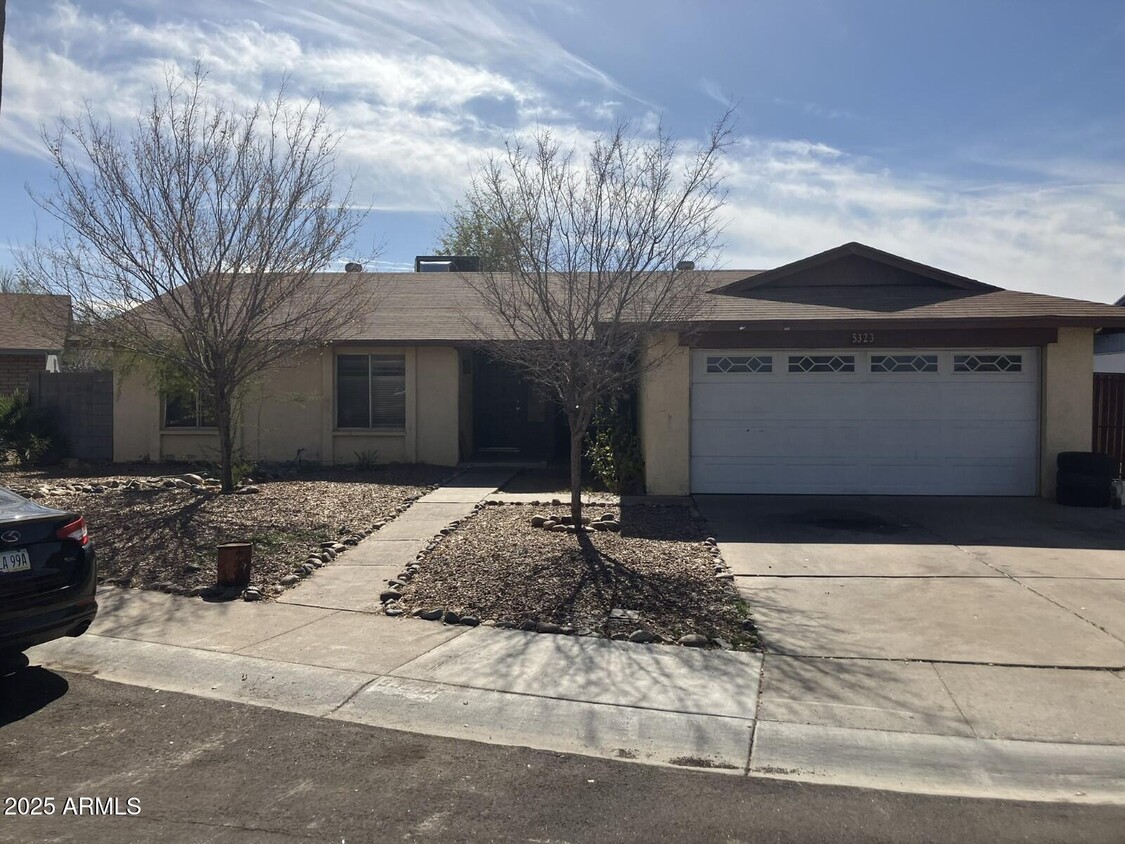 Foto principal - 5323 W Seldon Ln