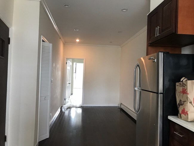 Foto del edificio - 558 Grandview Ave