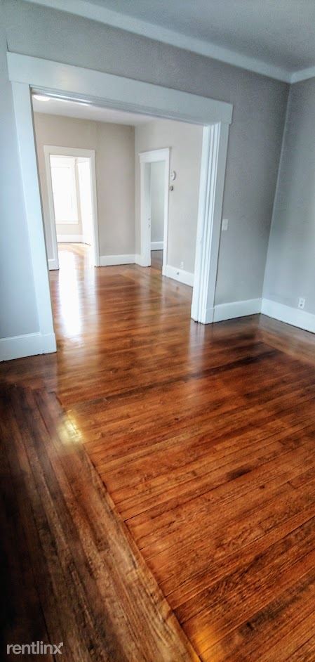 Building Photo - 3 br, 1 bath Apartment - 48 Richmond St #2