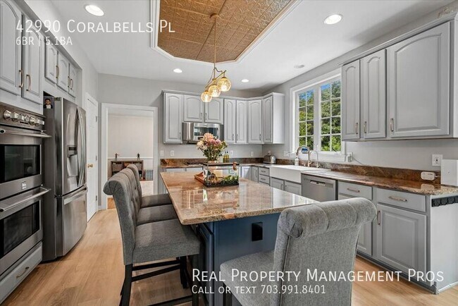 Foto del edificio - 42990 Coralbells Pl