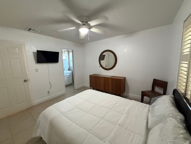 Foto del edificio - 2200 NE 19th Ave