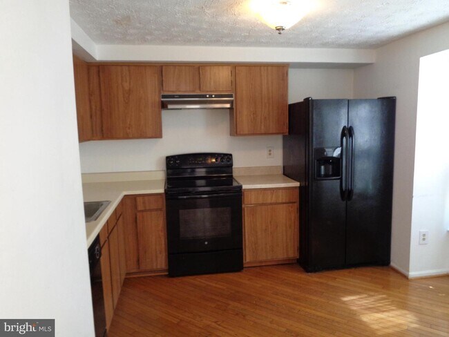 Building Photo - 15334 Norwalk Ct