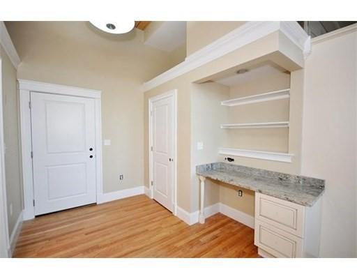 Building Photo - 1 bedroom in Lowell MA 01854