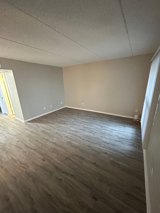Interior Photo - Bellevue Tower Apartments