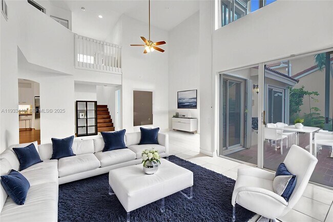 Foto del edificio - 1046 Satinleaf St