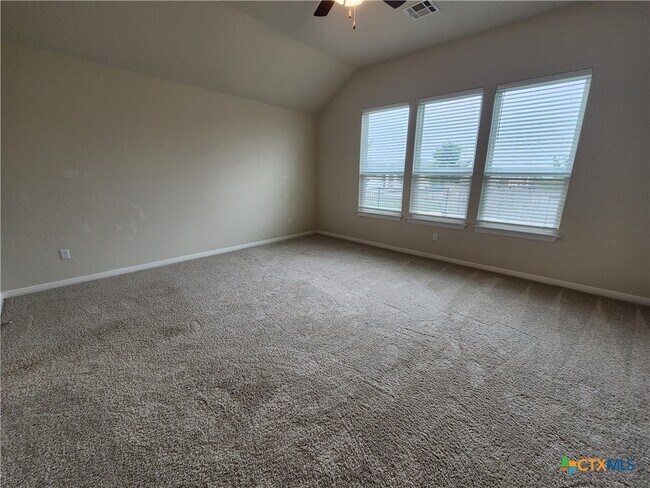 Building Photo - 2209 Hoja Ave