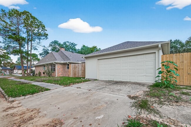 Building Photo - 13335 Trompilla Ln