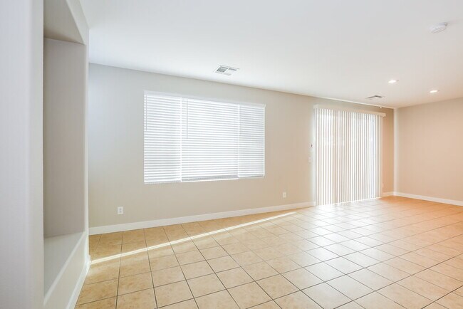 Foto del edificio - 4417 Oberlander Ave