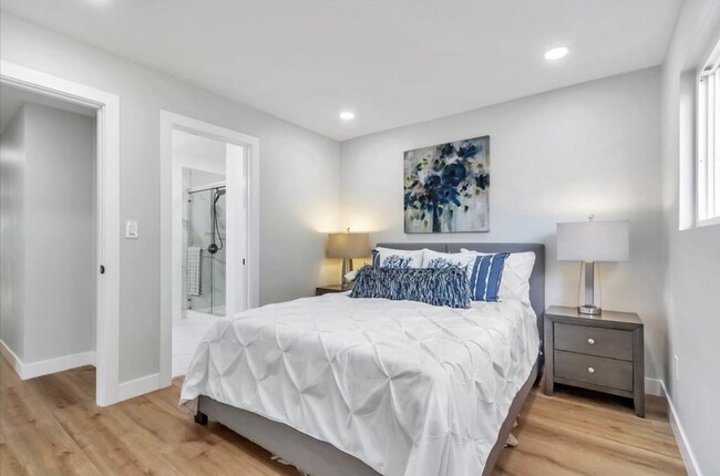 Building Photo - locridge