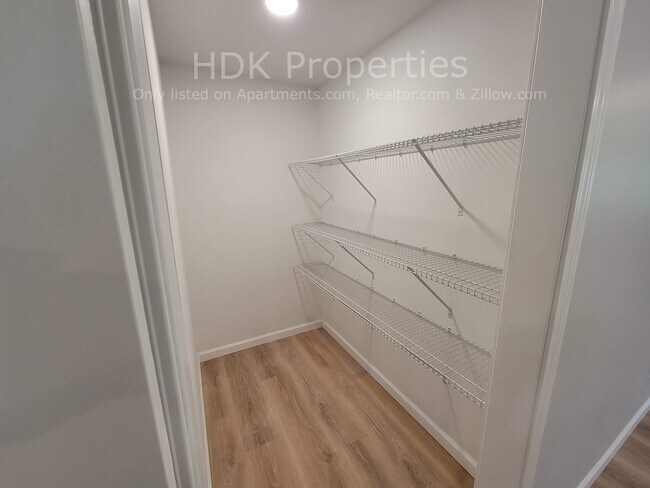 Despensa - 1566 Sugar Grove Rd